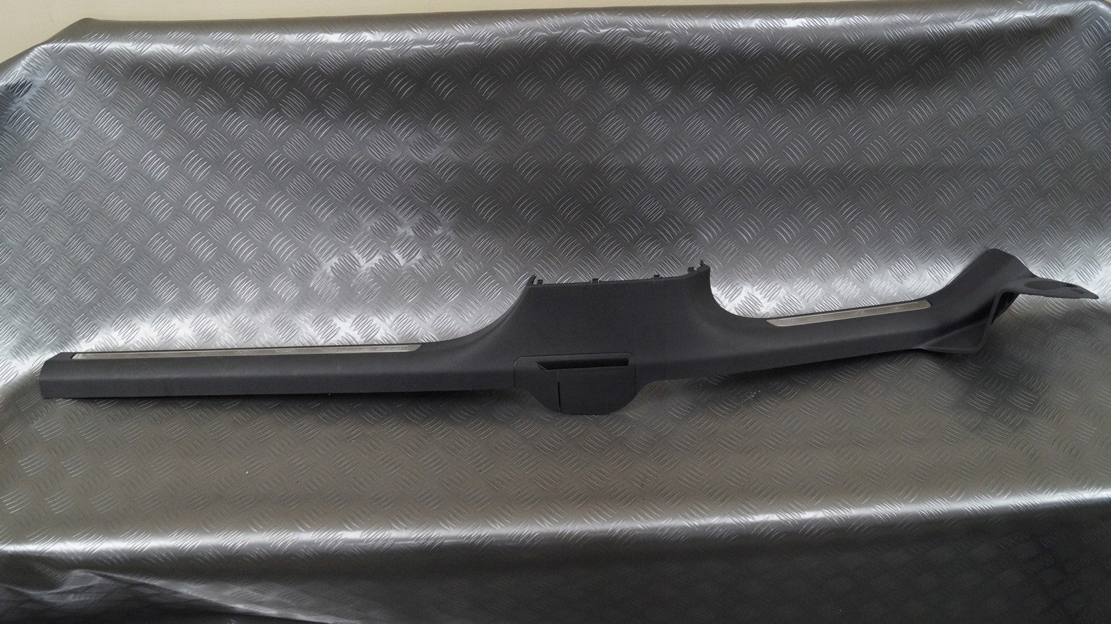 Listwa progowa prawa 3G8853372 VW ARTEON